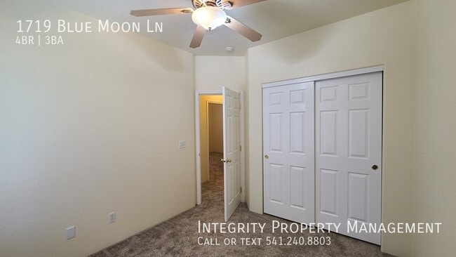 Building Photo - 1719 Blue Moon Ln