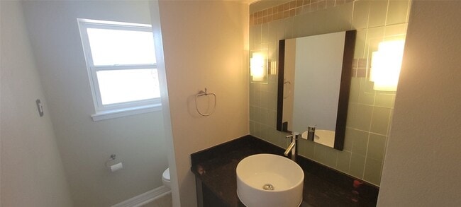 Building Photo - 11302 Meadow Lake Dr