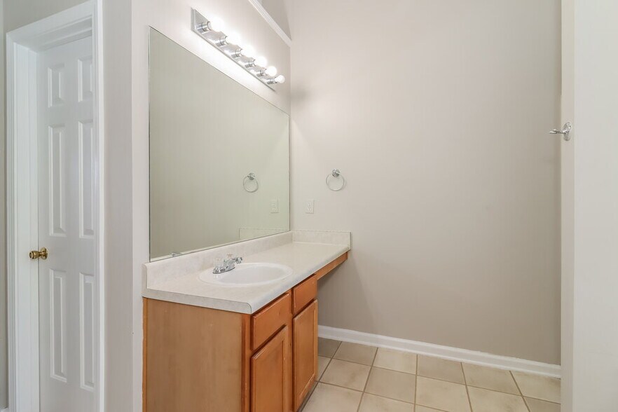 Building Photo - 108 Glendale Blvd