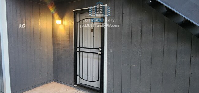 Building Photo - 1903 N Spring-102