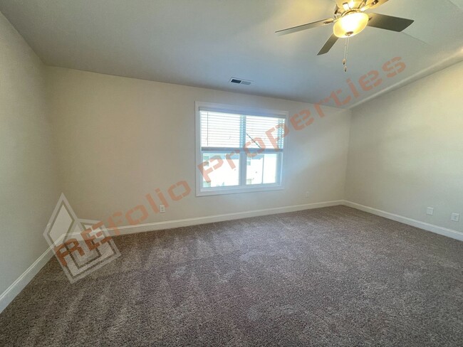 Building Photo - Gorgeous 3 Bedroom, 2.5 Bath, 1-Car Garage...