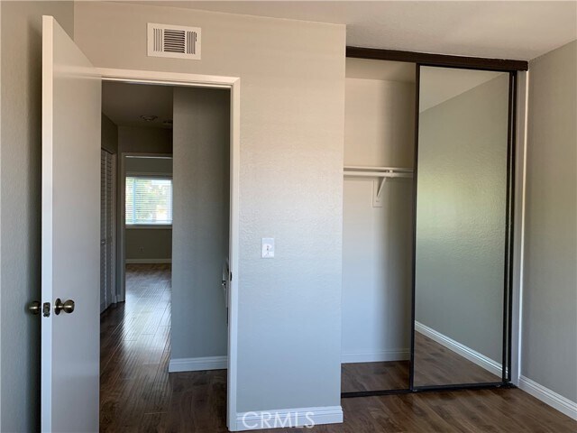 Building Photo - 662 Springbrook N