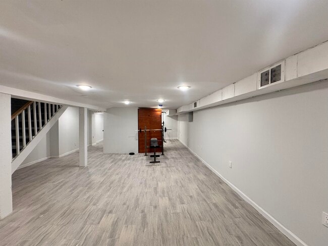 Building Photo - 316 21st St
