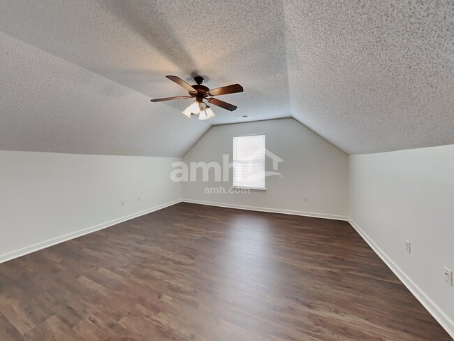 Building Photo - 2491 Hunters Pointe Dr