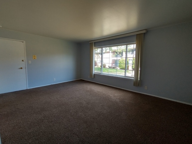 Building Photo - 25336 Shiawassee Cir