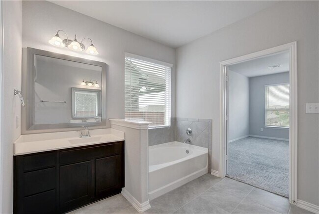 Building Photo - 1165 Leadtree Loop
