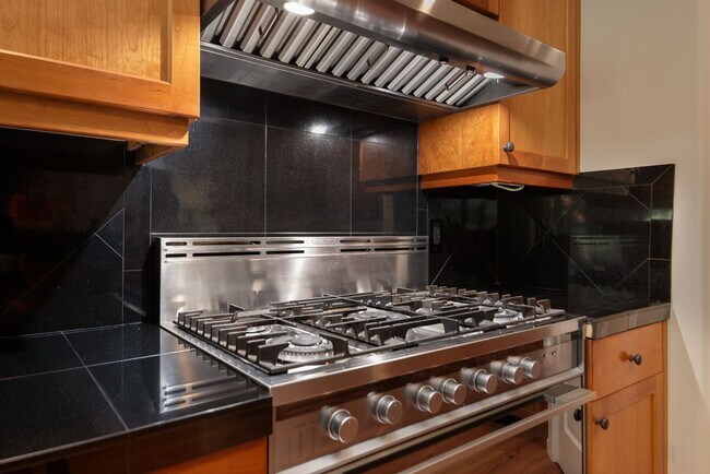 Building Photo - 4-Bedroom Home Near Pine Nursery Park Smart Upgrades & Spacious Yard