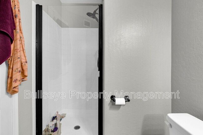 Building Photo - 809 S Lagoon Dr