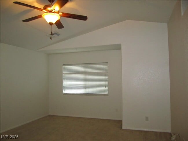 Building Photo - 620 White Shark Ct