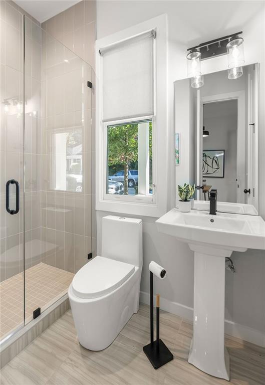 Building Photo - 654 Woodward Ave SE