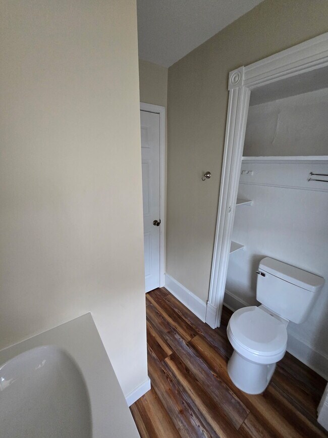 Building Photo - 145 Main St