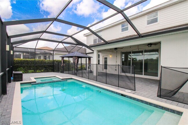 Building Photo - 2380 Fallglo St