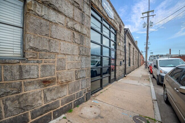 Building Photo - 7th Street Lofts