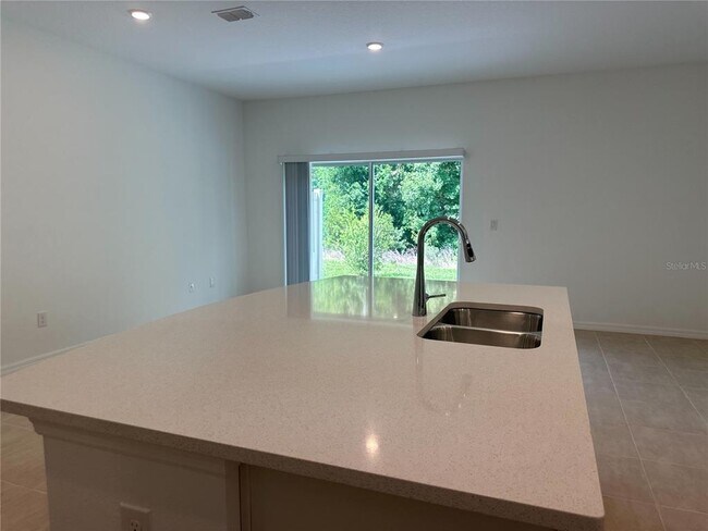 Building Photo - 2089 Hallier Cv