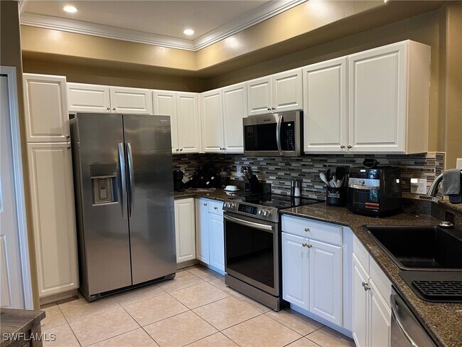Building Photo - 10111 Colonial Country Club Blvd