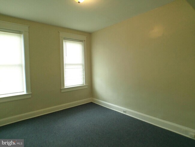 Building Photo - 3509 W Franklin St
