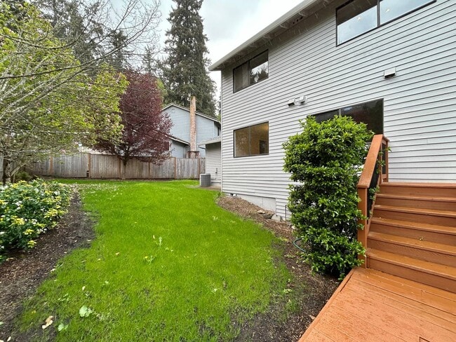 Building Photo - Beautiful 4BD Home | Fireplace, Fenced Backyard, Deck, Garage & A/C