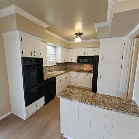 Building Photo - 6033 Sandhurst Ln