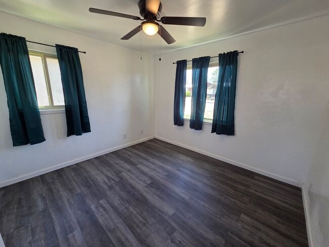 Building Photo - 3 or 4 Bedroom Home For Rent with New Refrigerated Air