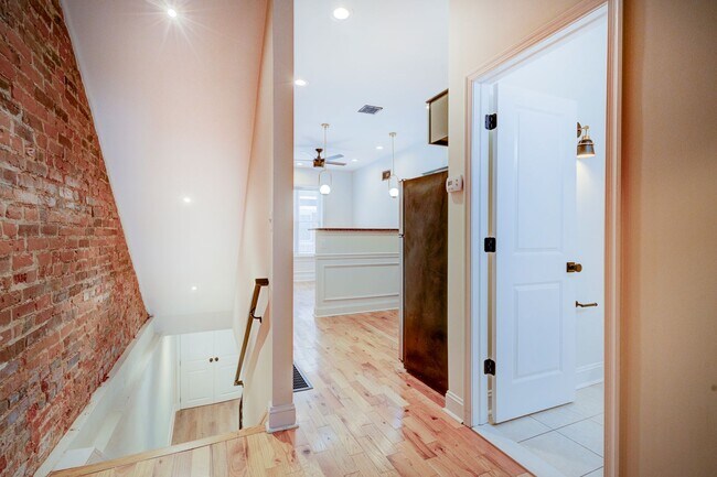 Building Photo - ? Spacious Living in the Heart of Philadelphia