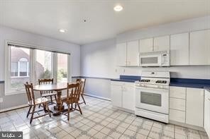 Building Photo - 16 Rockcrest Cir