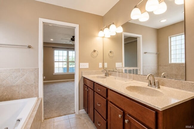 Building Photo - 3937 Amethyst Dr