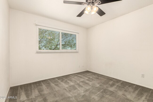 Building Photo - 230 E Strahan Dr
