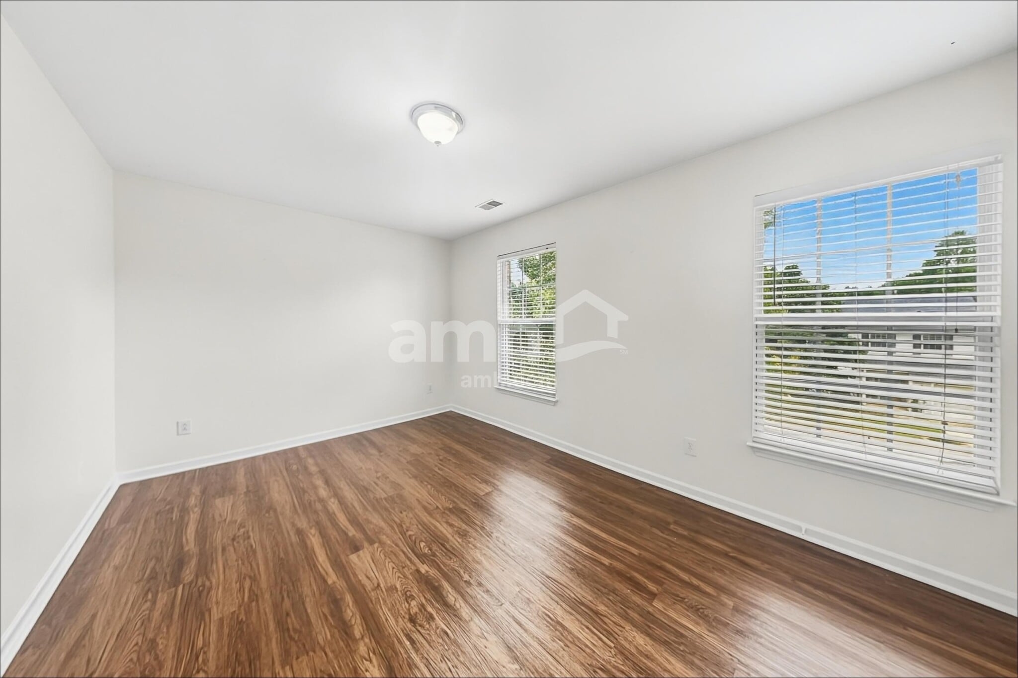 Building Photo - 25 Bellows Falls Dr