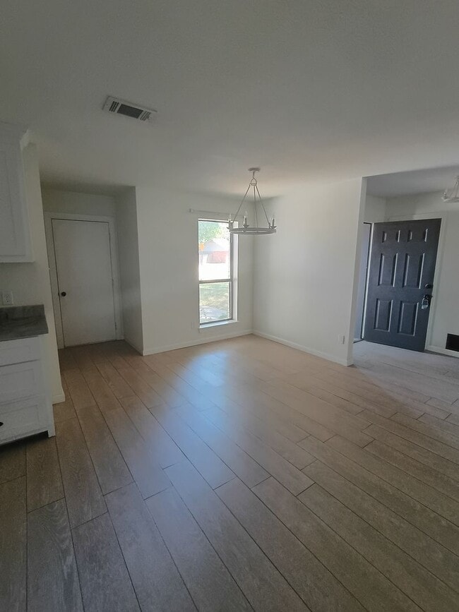 Building Photo - 3214 Bryn Mawr Cir
