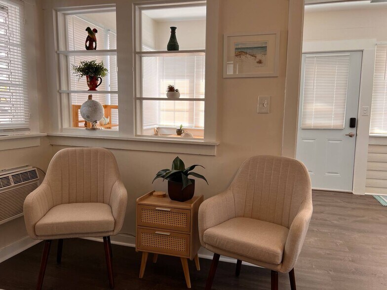 Building Photo - 118 S J St