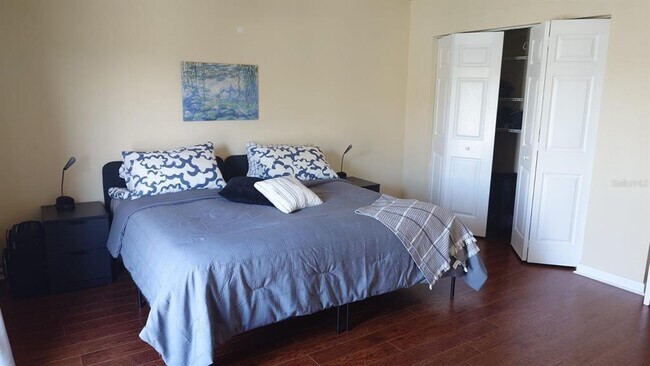 Building Photo - 3837 Pompano Dr SE