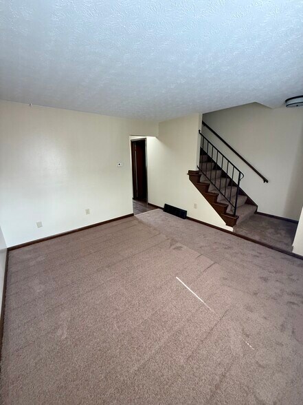 Building Photo - 3208 Cedar Grove Pl S