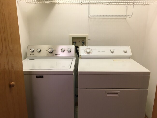 Washer/Dryer - 8958 Spring Ln