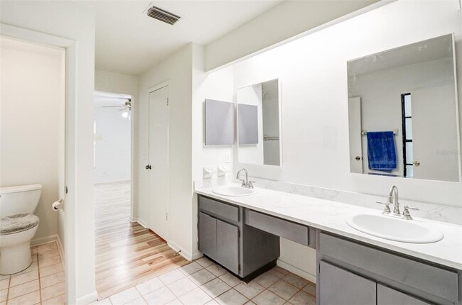 Building Photo - 16107 Country Crossing Dr