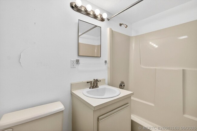 Building Photo - 3901 S Flagler Dr