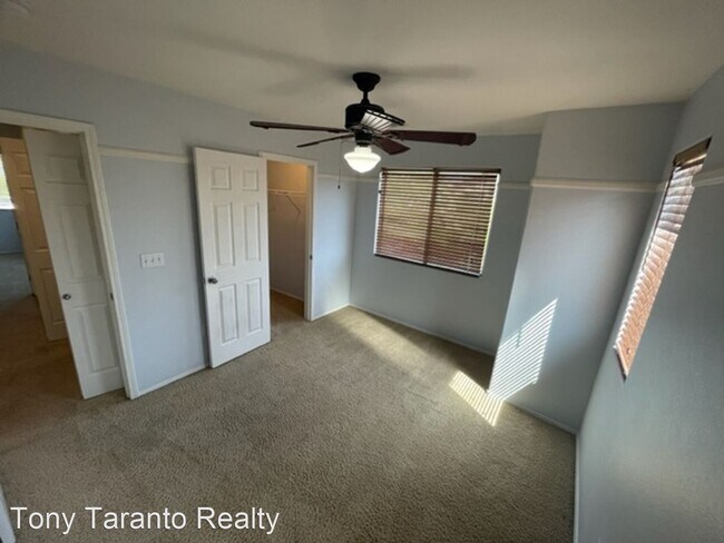 Building Photo - 5 br, 3.5 bath House - 5869 Baroque Gold C...