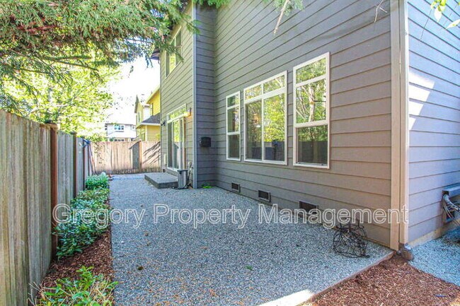 Building Photo - 14507 38th Dr SE
