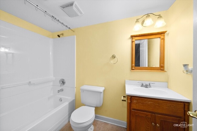 Building Photo - 2906 Peachtree Cir