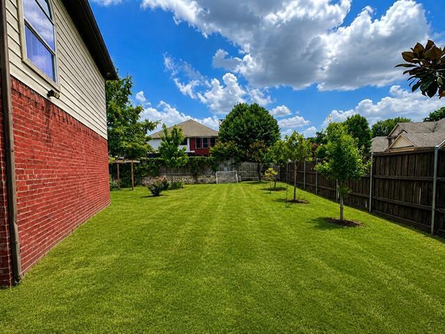 Building Photo - 814 Honey Hill Dr