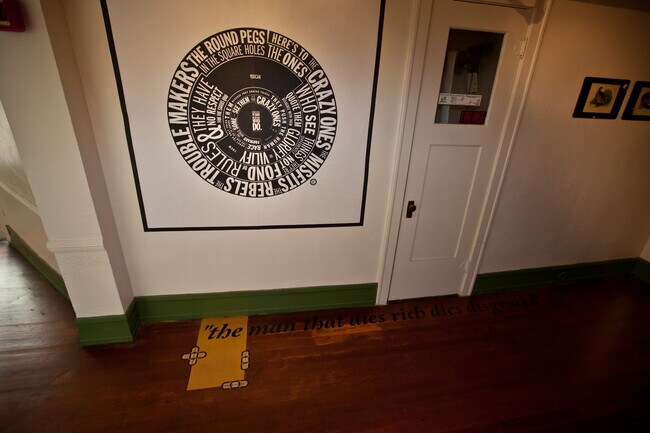 Building Photo - Top Floor Studio in the Community@ Carnegi...