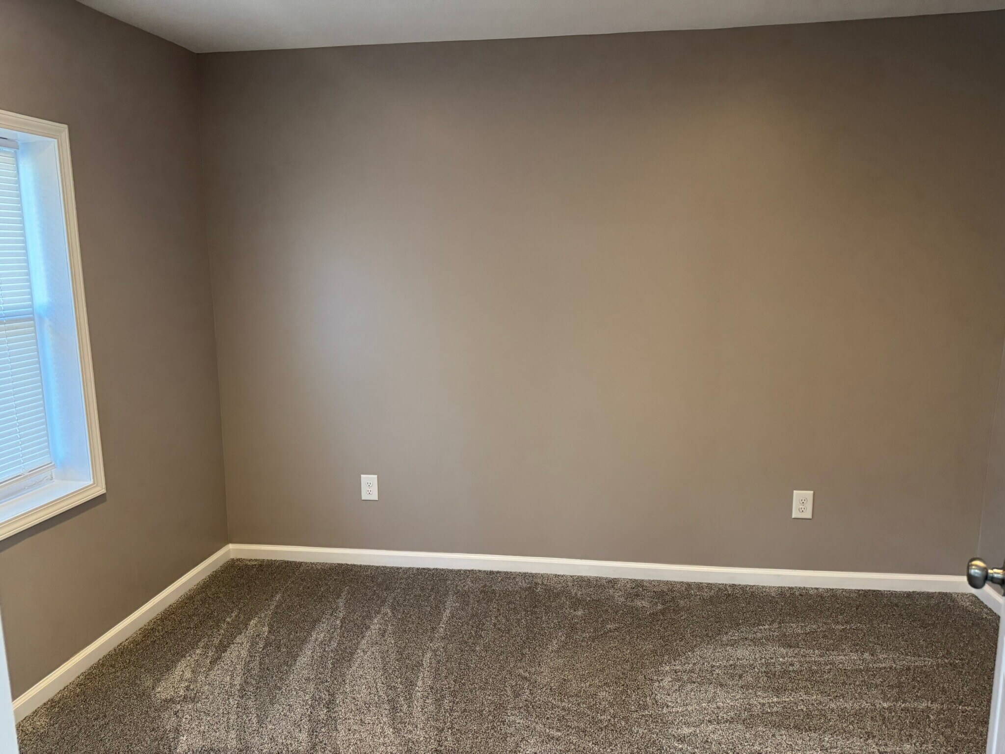 Building Photo - 1311 Devils Glen Rd