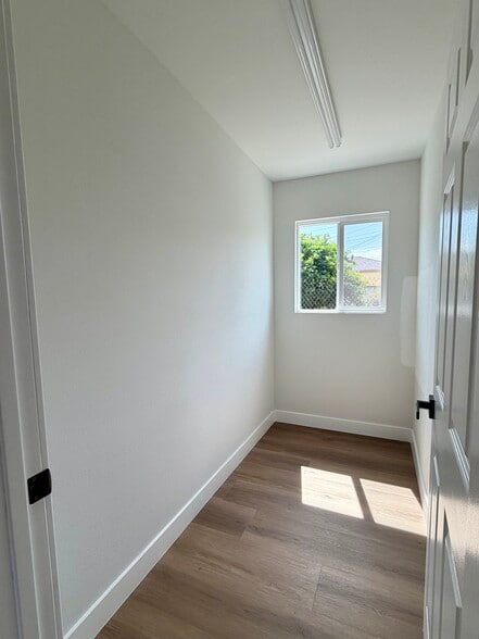 Building Photo - 8965 San Juan Ave