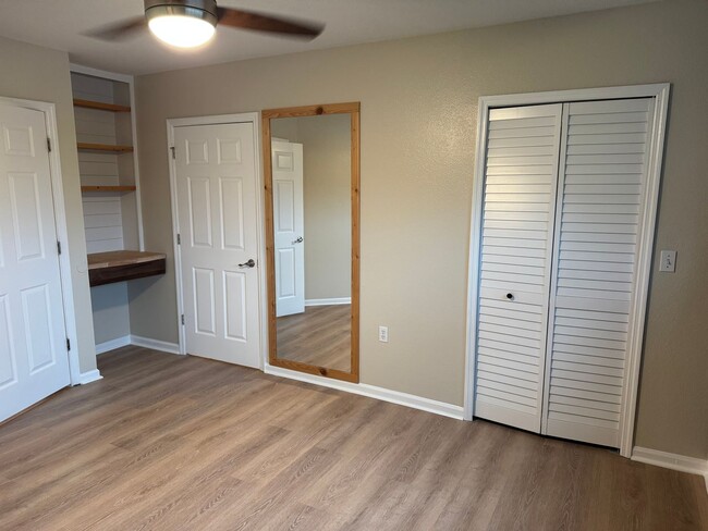 Building Photo - Live the Beach Life! Updated 2/2 condo in ...