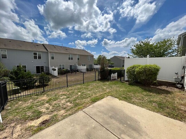 Building Photo - 8206 Yaxley Hall Dr