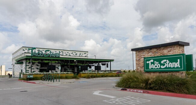 Building Photo - 250 El Dorado Blvd