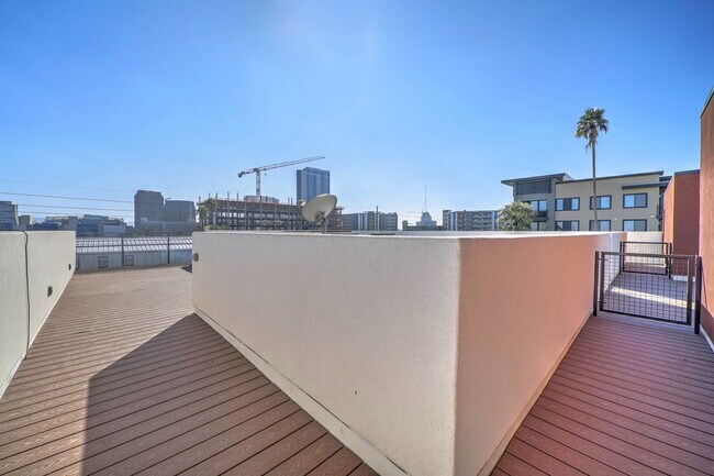 Building Photo - 504 E Roosevelt St