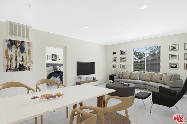 Building Photo - 6020 S Seabluff Dr
