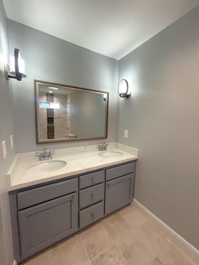 Building Photo - Gorgeous New Construction!