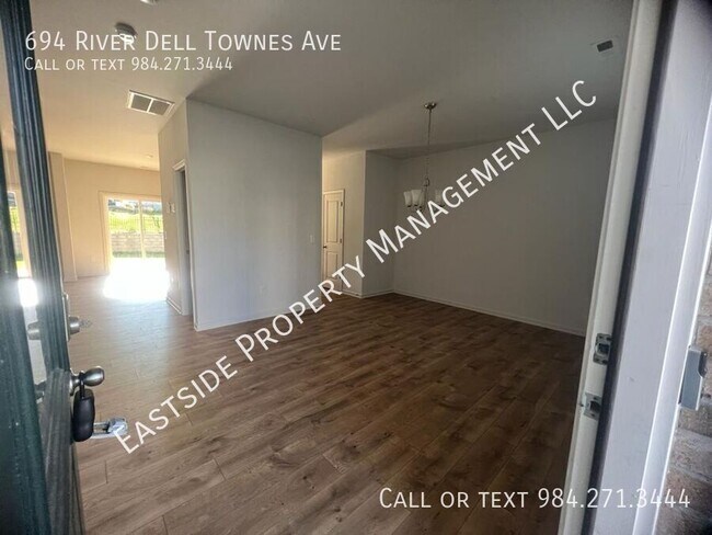 Building Photo - 694 River Dell Townes Ave.