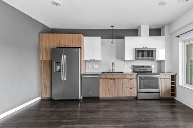 Building Photo - 4361 S Congress Ave